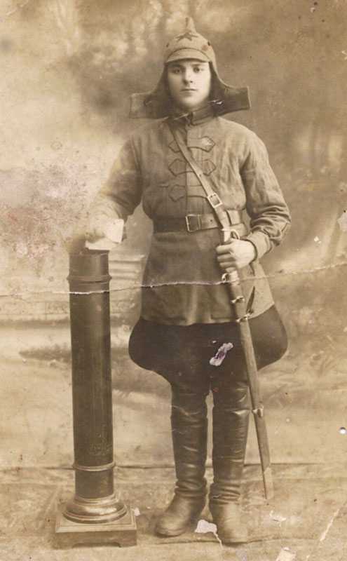 Winter peaked cap Bogatyrka M1919 (Богатырка (зимний шлем) обр. 1919 г. (кавалерия)) M3-010-G