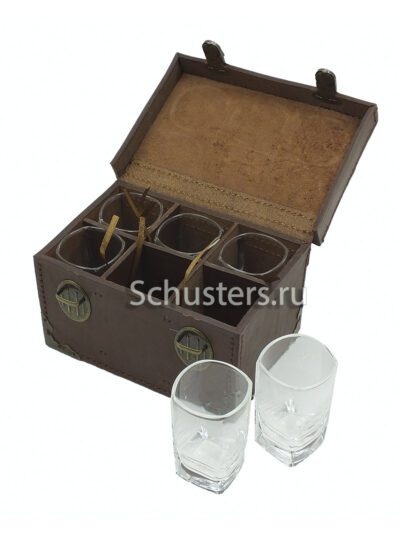 Manufacturing and selling Souvenir gift chest with glass glasses (Сувенирный подарочный сундучок со стеклянными рюмками) М1-007-R production with worldwide delivery